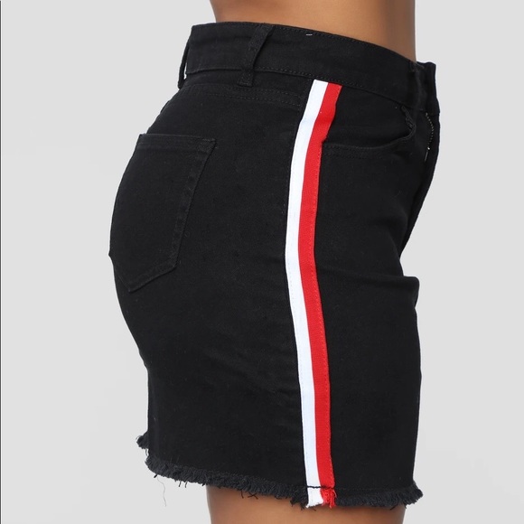 Fashion Nova “Try Again II” Mini Skirt! 🖤❤️ - Picture 3 of 8